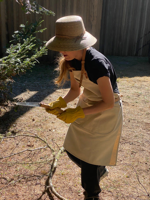 THE NATURAL CANVAS APRON