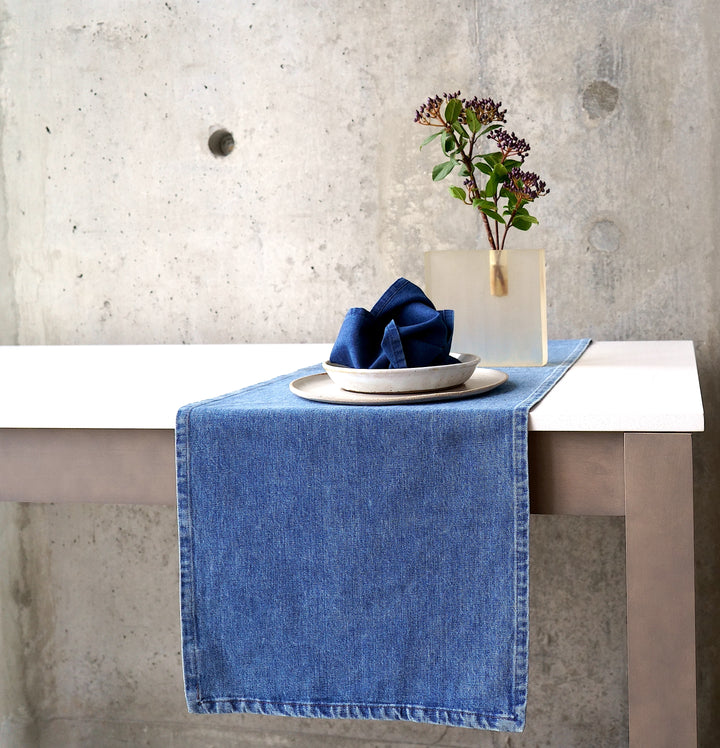 TABLE RUNNER